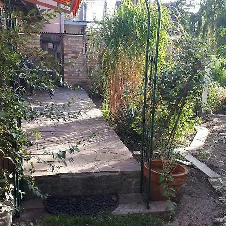 Bei Berlin Mit Terrasse Und Kleinem Garten דירה בירקנוורדר
